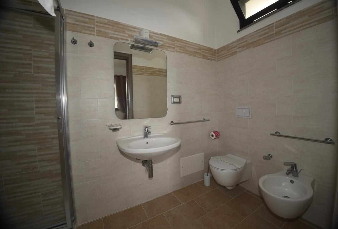 Villaggio Pineta Petto Bianco Capo Vaticano Δωμάτιο φωτογραφία