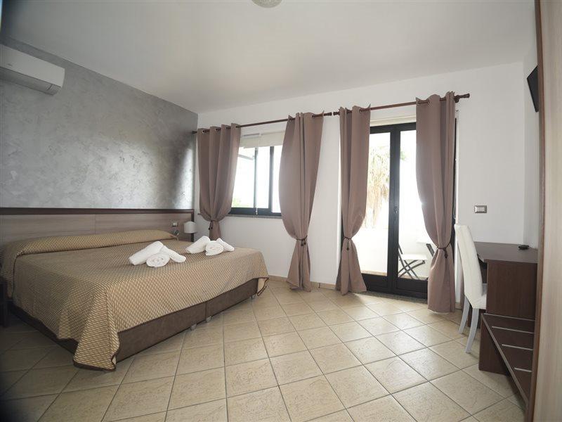 Villaggio Pineta Petto Bianco Capo Vaticano Εξωτερικό φωτογραφία